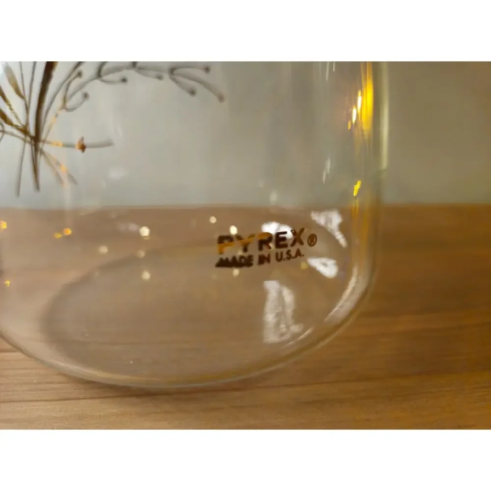 Pyrex 1960's Vintage 8 Cup Flower Design Carafe and Lid